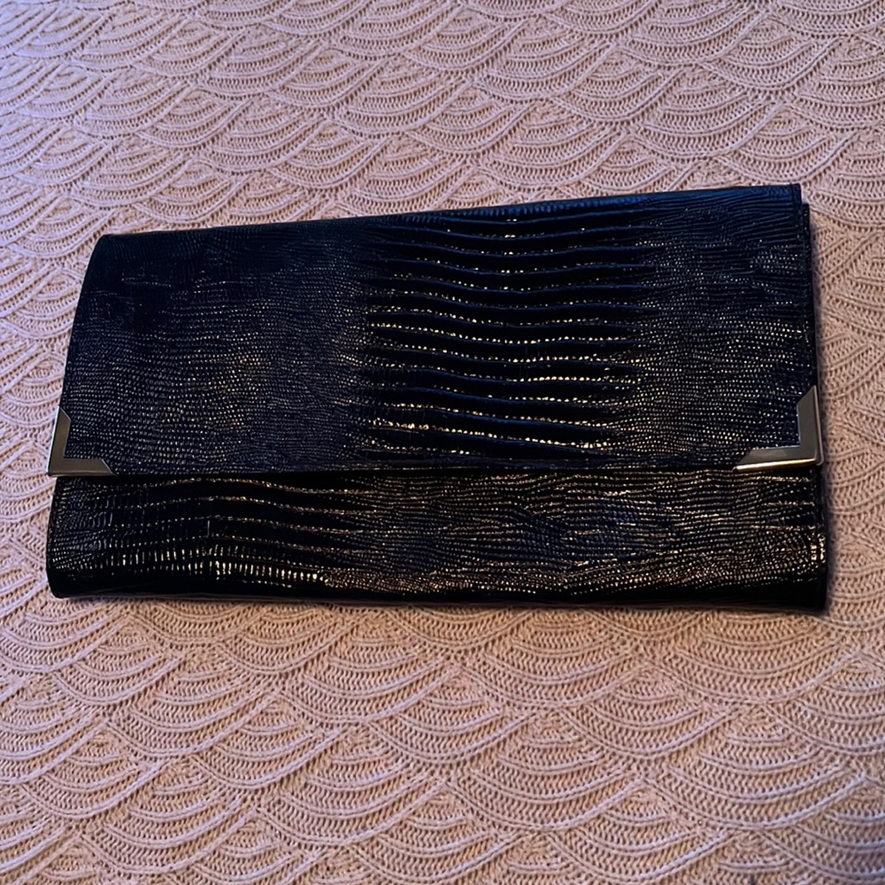 Vintage Veneto Clutch 🖤